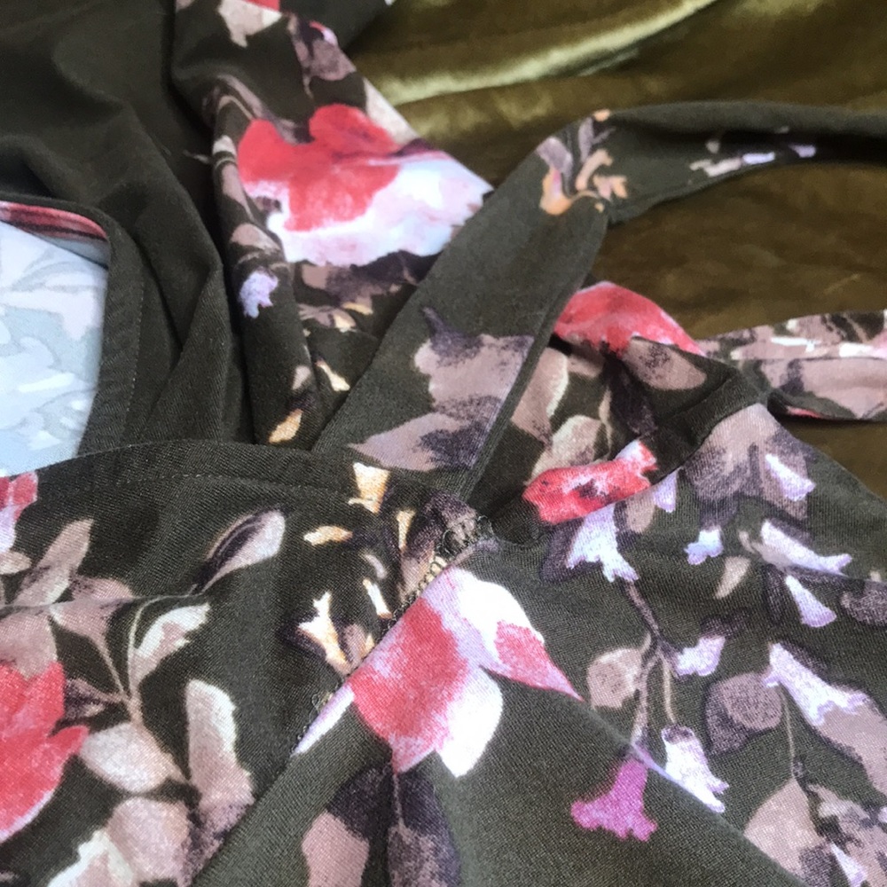 Faux Wrap Dress - Picture 5 of 9
